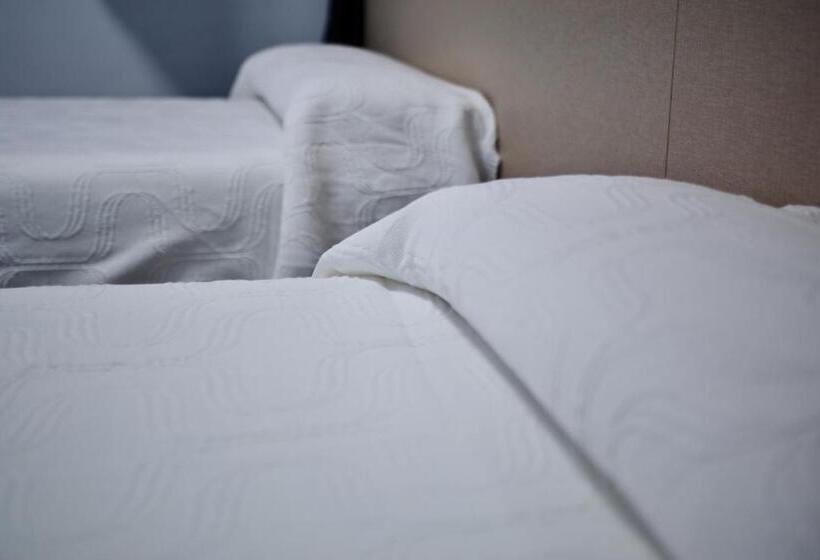 غرفة عائلية, Pension Norte