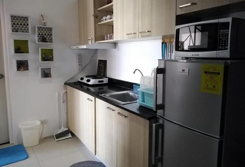 آپارتمان 1 خوابه با بالکن, The Uptown Place Condominium