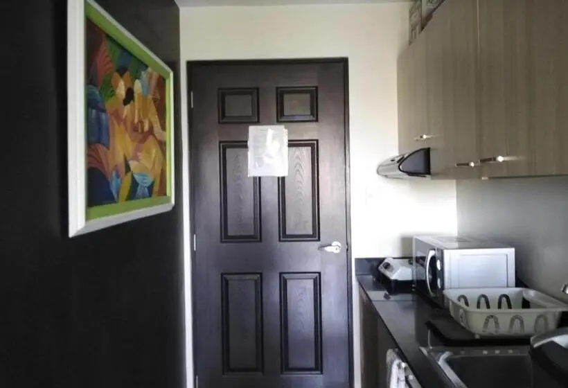 Standard-studio, The Uptown Place Condominium