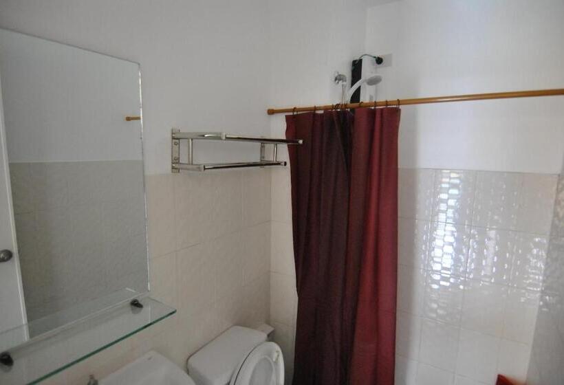 آپارتمان 3 خوابه, The Uptown Place Condominium