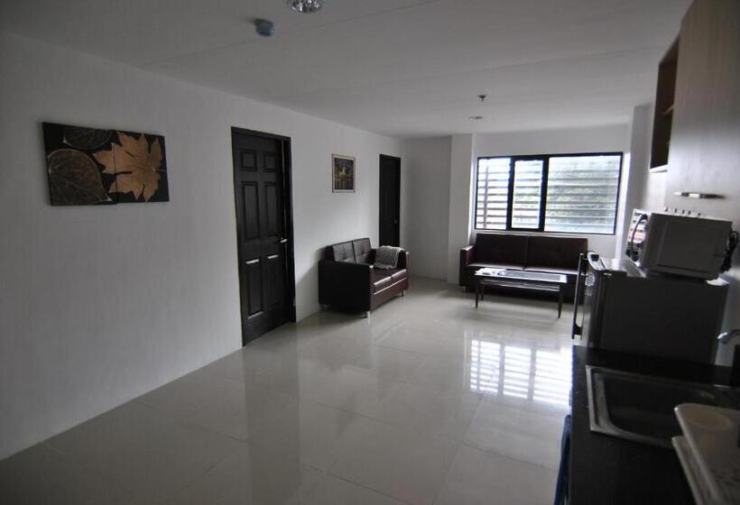 آپارتمان 3 خوابه, The Uptown Place Condominium