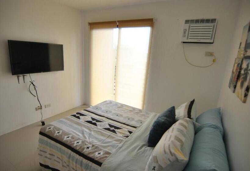 آپارتمان 3 خوابه, The Uptown Place Condominium