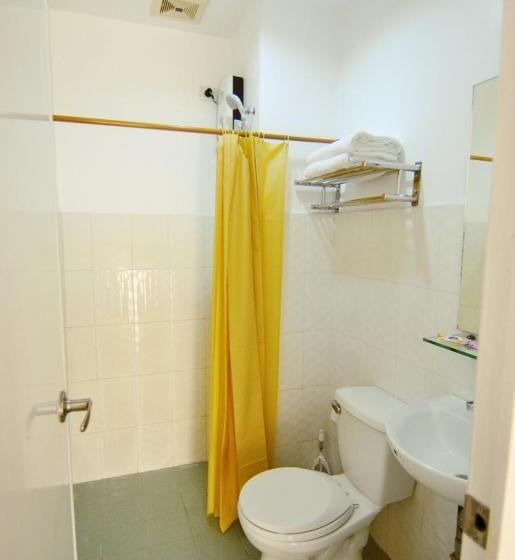 آپارتمان 3 خوابه, The Uptown Place Condominium