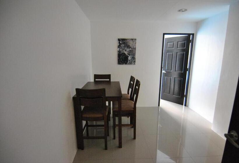 آپارتمان 2 خوابه, The Uptown Place Condominium