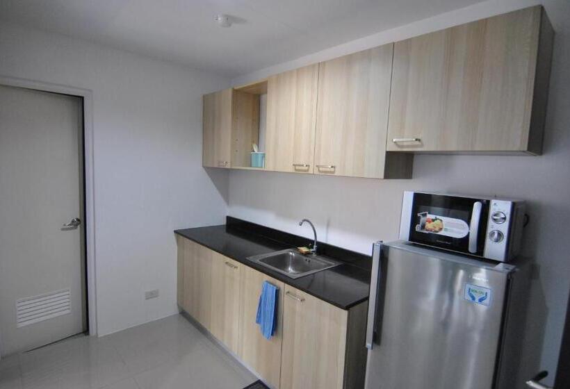 آپارتمان 2 خوابه, The Uptown Place Condominium