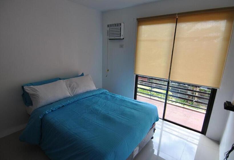 آپارتمان 2 خوابه, The Uptown Place Condominium