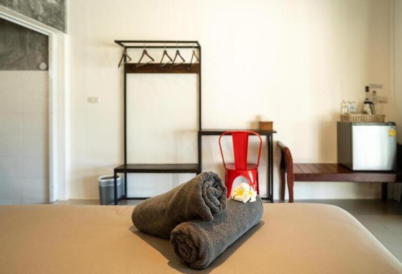 ガーデンビューのスタンダードバンガロー, All At Sea Beach Resort