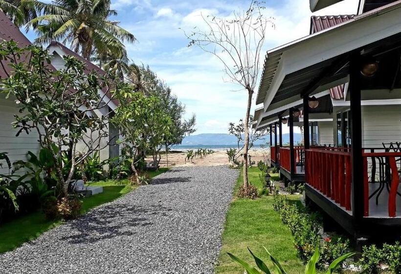 ガーデンビューのスタンダードバンガロー, All At Sea Beach Resort