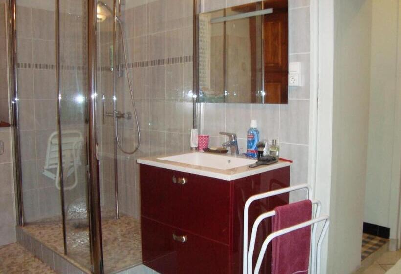 חדר סטנדרט עם מיטת קינג, 53bou