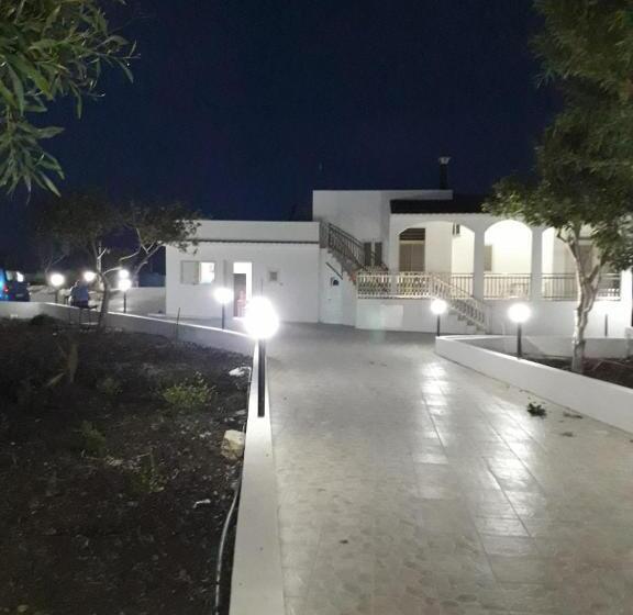 اتاق استاندارد با چشم‌انداز باغ, Tanoelvira