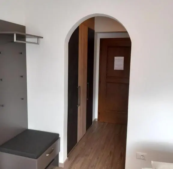 バルコニー付きスタンダードルーム, Pension Georgenhof