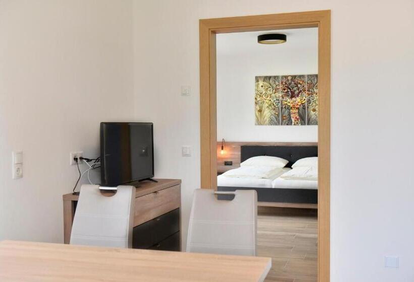 סוויטה נוף לגינה, Pension Georgenhof