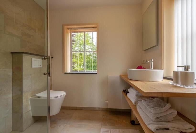 标准间, B&b Weids