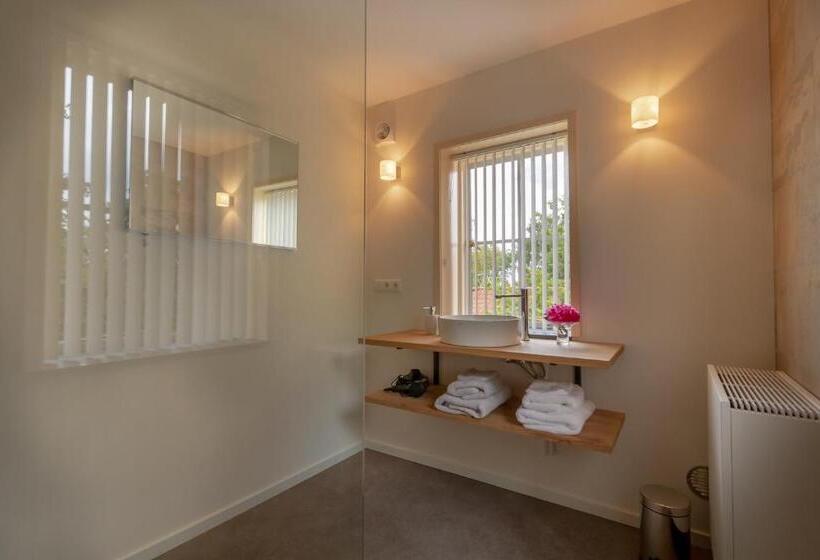 标准间, B&b Weids