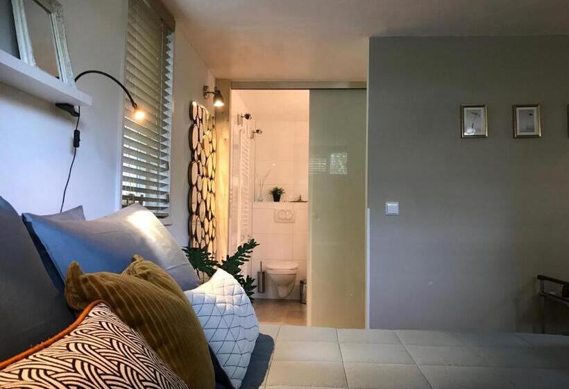 豪华房间, 84huis