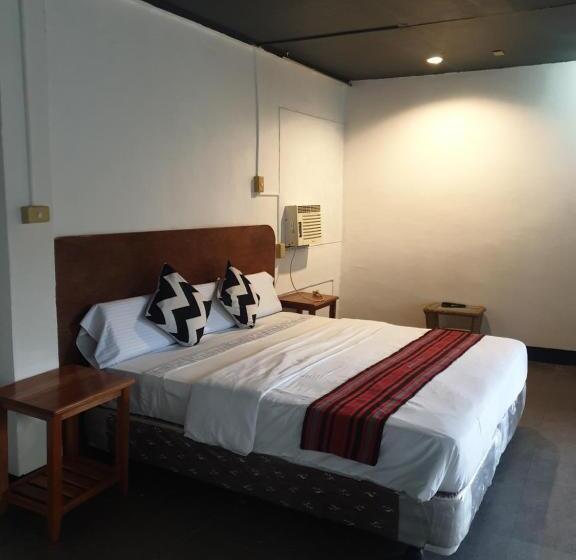 اتاق لوکس با بالکن, Kwarto S