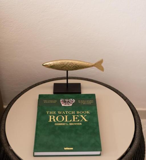 اتاق لوکس, L Emporios