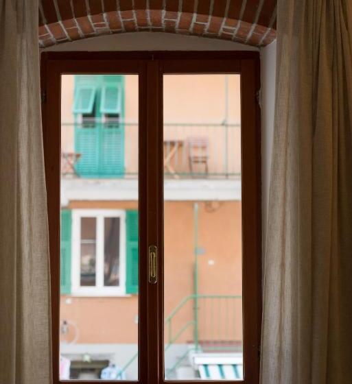 اتاق لوکس, L Emporios