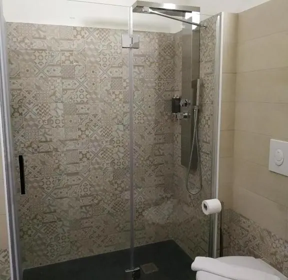 اتاق استاندارد سه نفره, Le Suite Del Teatro Cucinino Privato