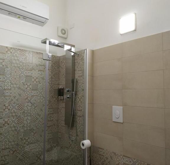 غرفة قياسية ثلاثية, Le Suite Del Teatro Cucinino Privato