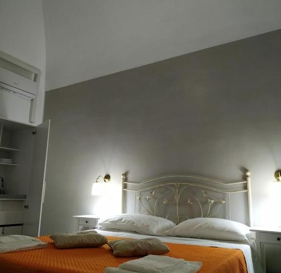 غرفة قياسية ثلاثية, Le Suite Del Teatro Cucinino Privato