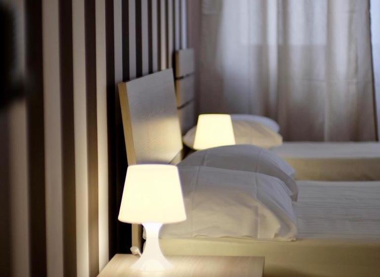 اتاق استاندارد سه نفره, Maison Turin