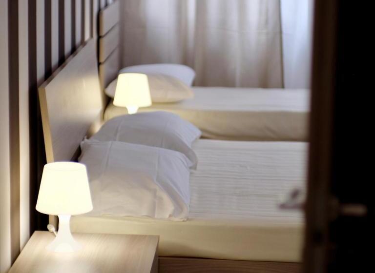 اتاق استاندارد سه نفره, Maison Turin