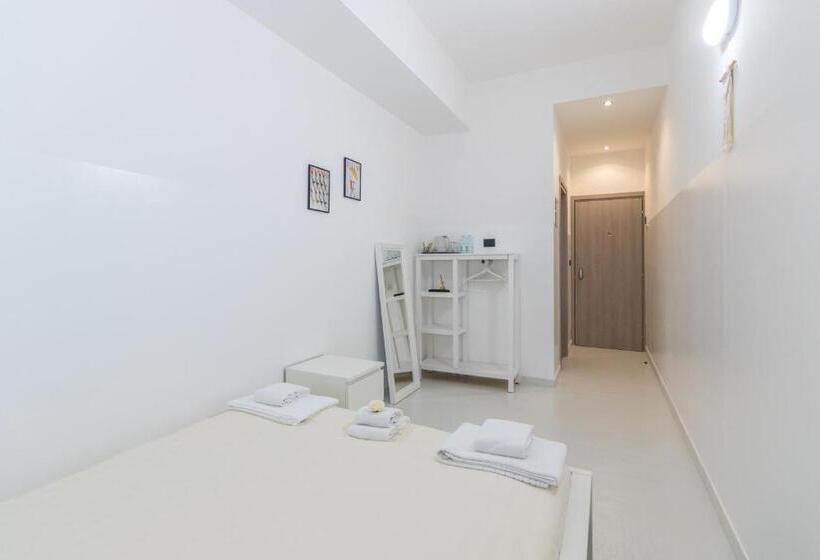 اتاق اکونومی, Maison Turin