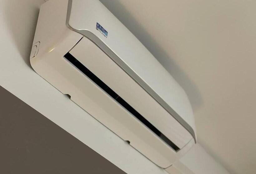 اتاق استاندارد سه نفره, Maison Turin