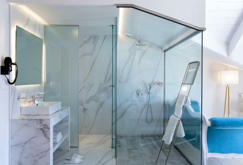 Люкс Повышенной Комфортности, Alley Boutique Hotel And Spa