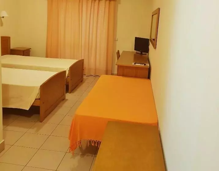 اتاق استاندارد سه تخته با بالکن, Rialgarve