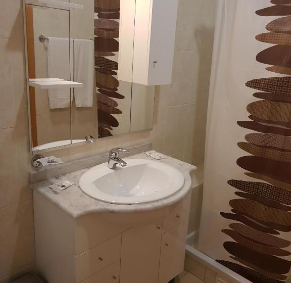 اتاق استاندارد با تختهای تاشو, Rialgarve