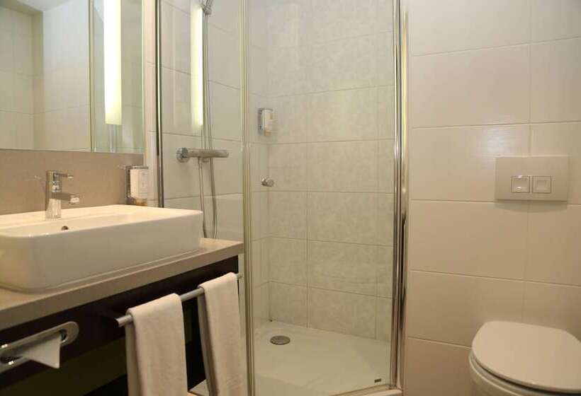 اتاق راحتی, Ambassador Hotel Kaluga