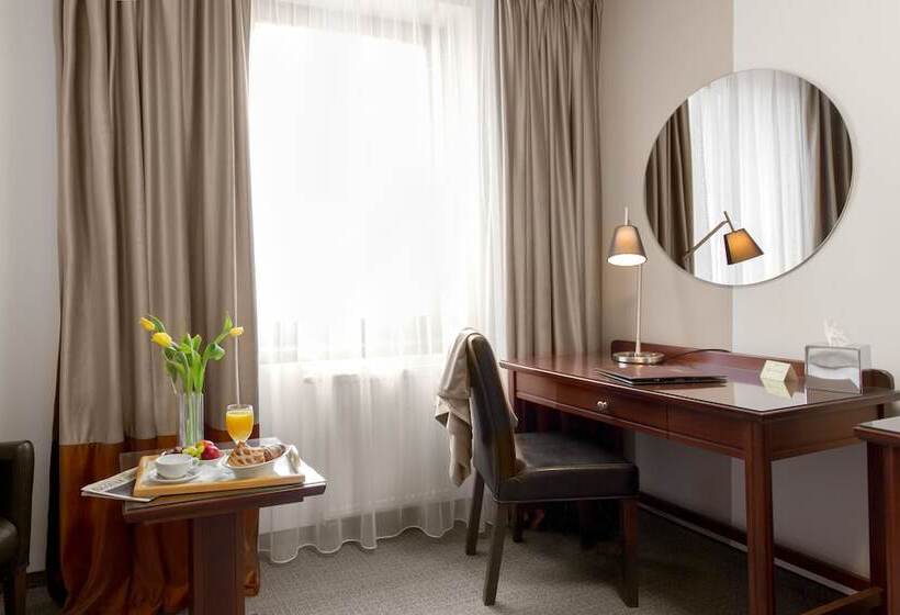 اتاق استاندارد یک نفره, Boutique Hotel Bristol