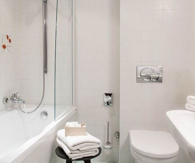 سوییت جونیور, Boutique Hotel Bristol