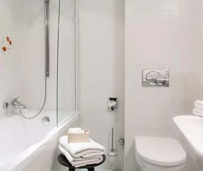 سوییت جونیور, Boutique Hotel Bristol