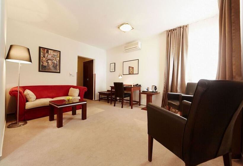 سوییت جونیور, Boutique Hotel Bristol