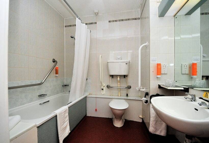 Номер Стандарт Адаптированный для Инвалидов, Days Inn Hamilton