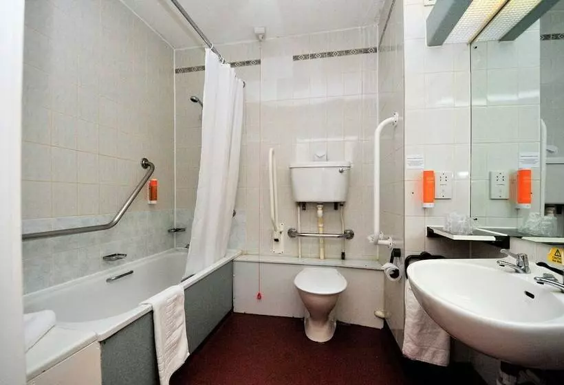 Standard-invahuone, Days Inn Hamilton