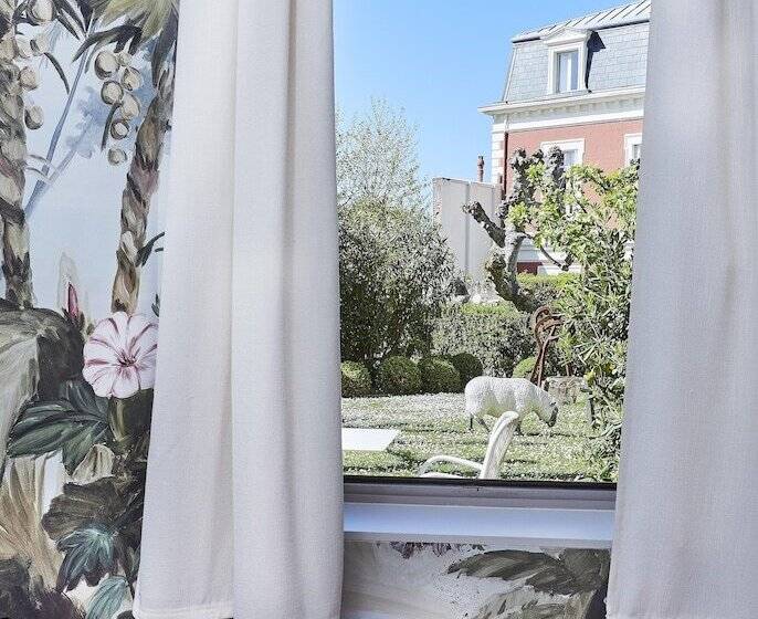 اتاق لوکس, De Silhouette