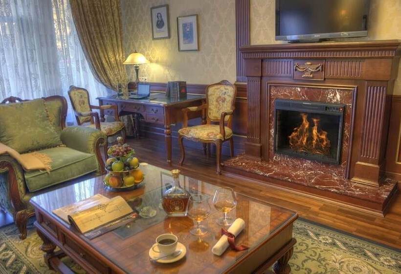 Lakosztály, Frederic Koklen Boutique