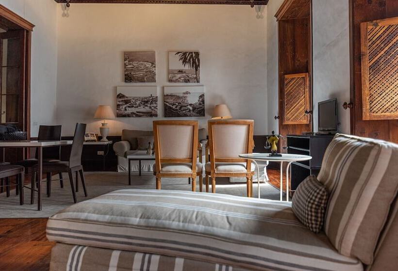 جناح, Isla Baja Suites