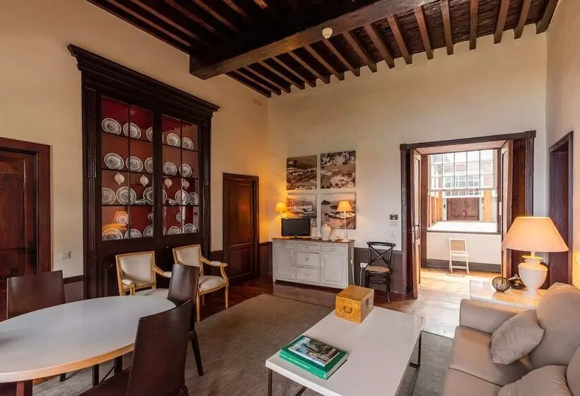 سوئیت با بالکن, Isla Baja Suites