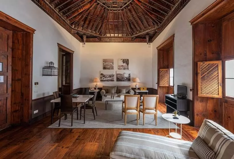 سوییت, Isla Baja Suites