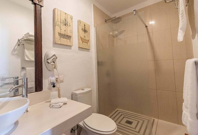 جناح, Isla Baja Suites