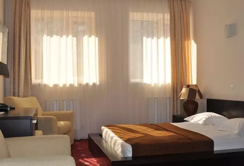 اتاق سوپریور, Maldini 1899 Boutique