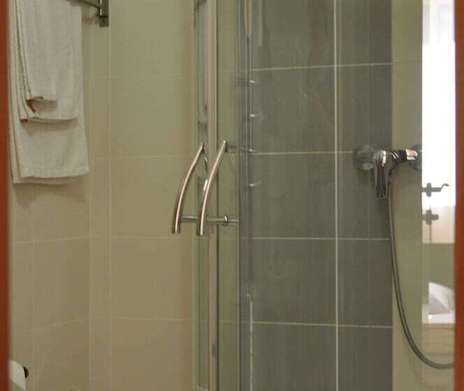 חדר אקונומי יחיד, Maldini 1899 Boutique