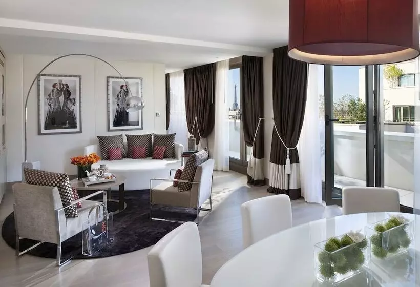 景色の見えるスイートルーム, Mandarin Oriental Paris