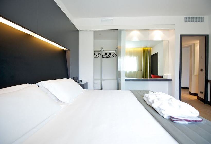 סוויטת ג'וניור, Mercure Nerocubo Rovereto