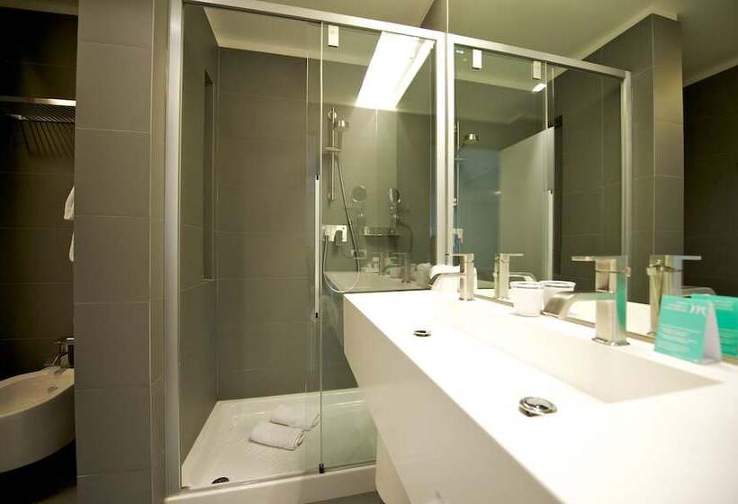 غرفة عائلية, Mercure Nerocubo Rovereto